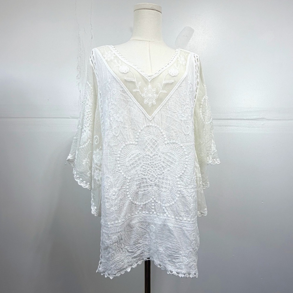 White Floral Embroidered Lace Tunic Top Boho Romantic Feminine Medium
